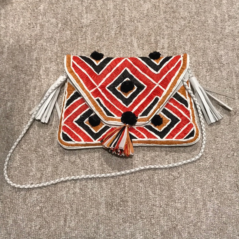 Straw boho clutch